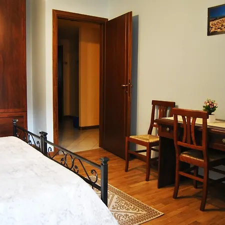 Sun Apartment *